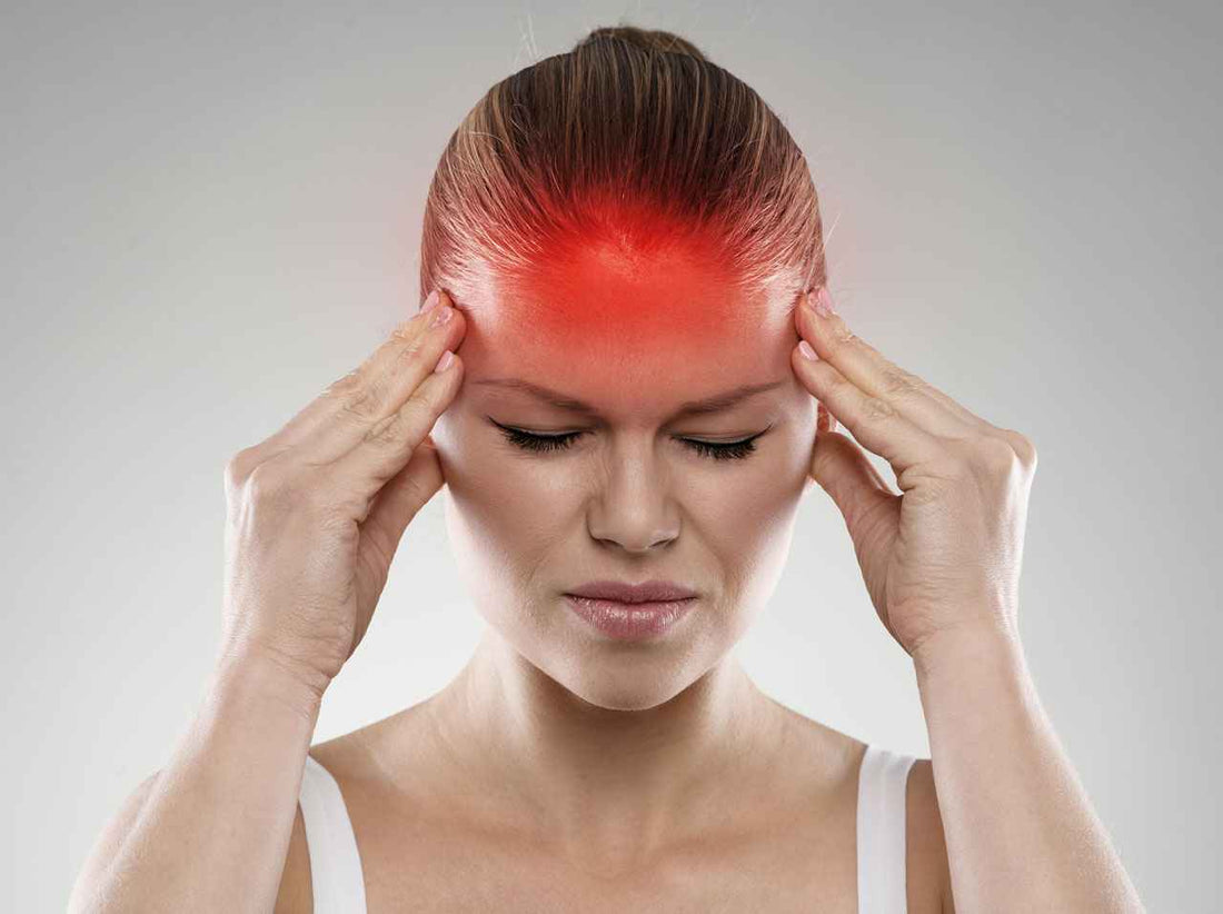 Cómo la genética y el ambiente influyen en la aparición de las migrañas.