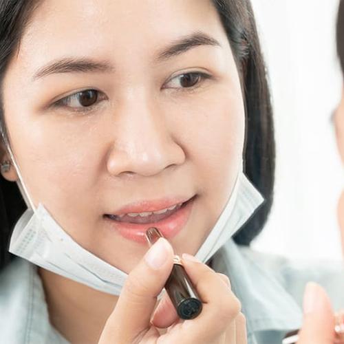 Puede ser el momento para incorporar a tu rutina un bálsamo labial