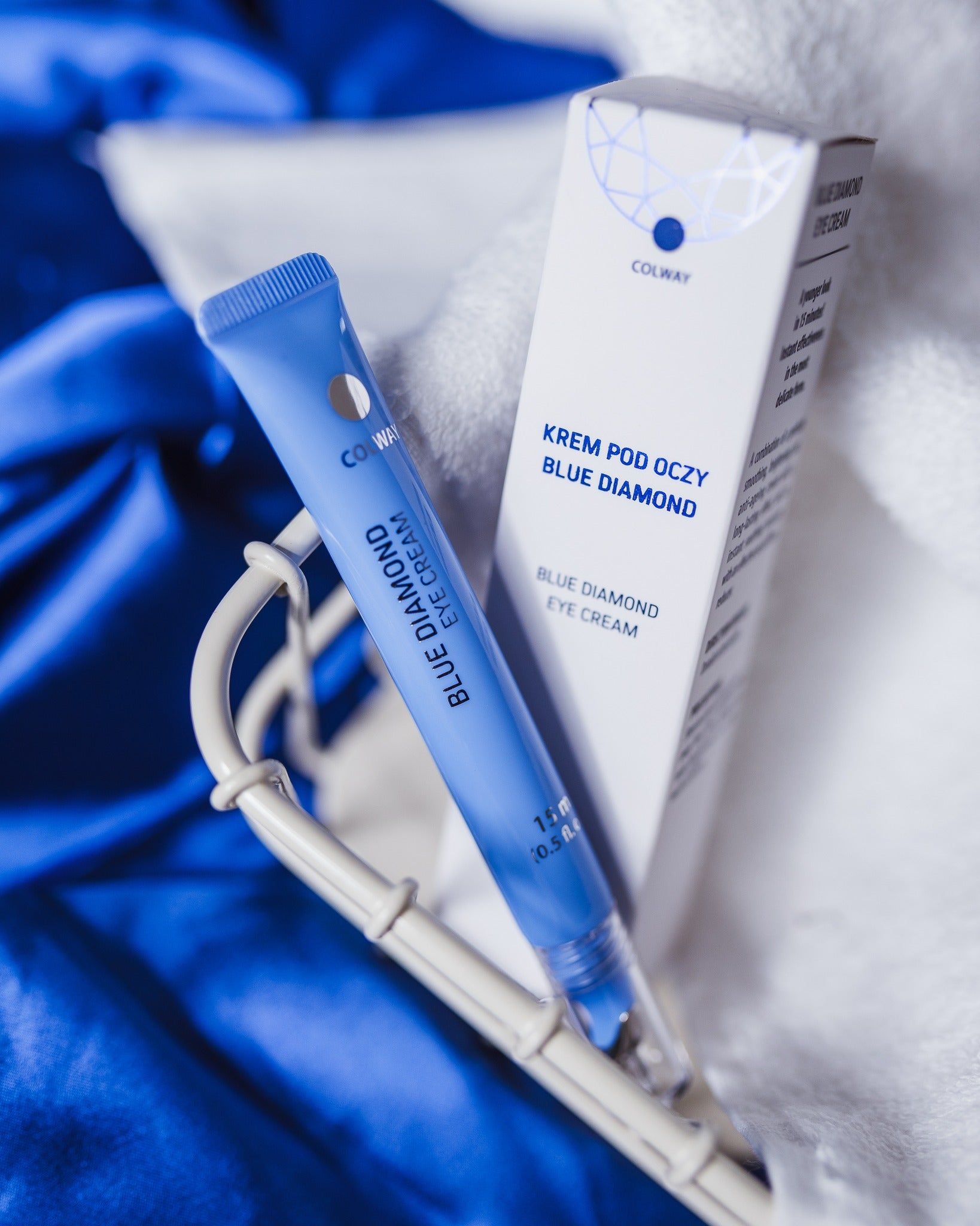 Crema Contorno de Ojos con Aplicador Roll-on Crema Contorno de Ojos con Aplicador Roll-on